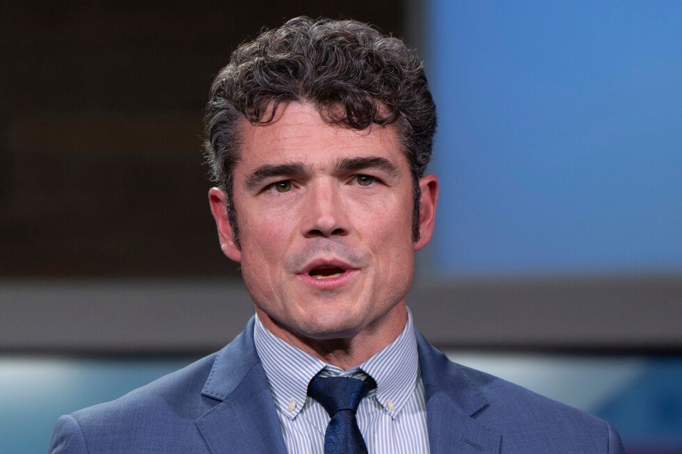 美國國家反恐中心主任喬·肯特在俄勒岡州波特蘭的一場國會辯論中發言