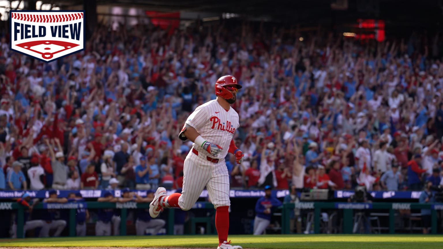 Kyle Schwarber schlägt einen Home Run für die Phillies