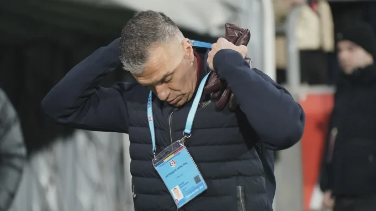 CFR Cluj vs Dinamo Bucharest match action