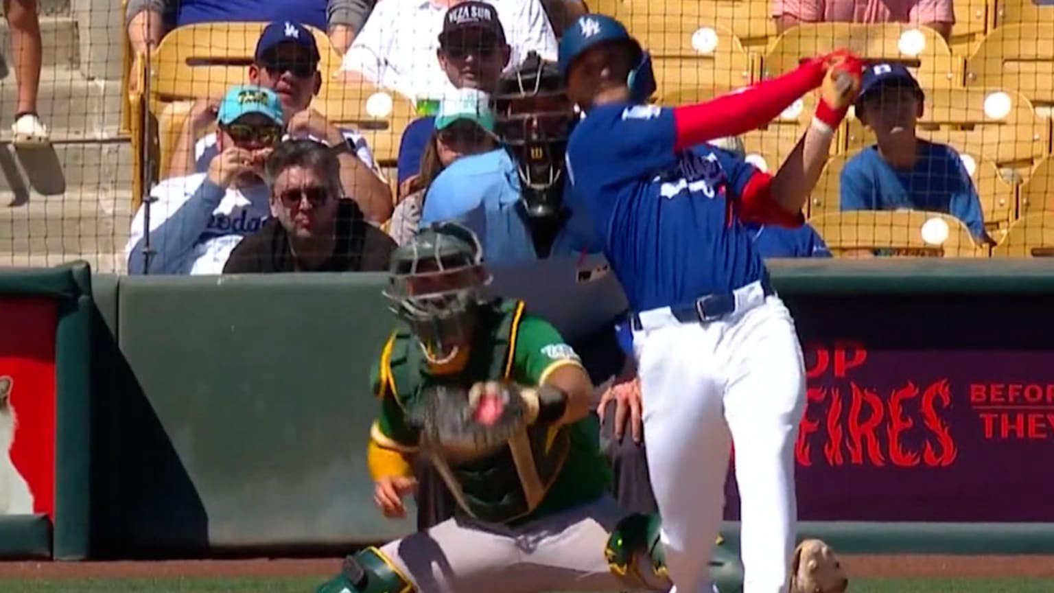 Alex Freeland in azione con i Dodgers