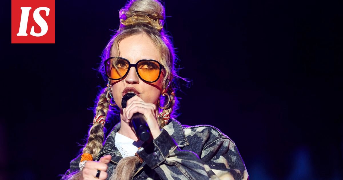 Elli Haloo and the Haloo Helsinki! band's vibe