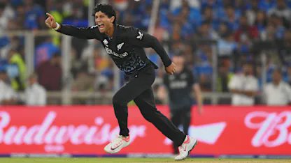 Rachin Ravindra jubelt über einen Wicket im T20-World-Cup-Finale 2026