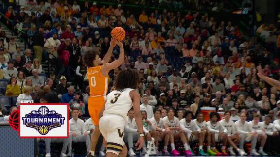 Ja'Kobi Gillespie 在一場田納西大學籃球賽中慶祝