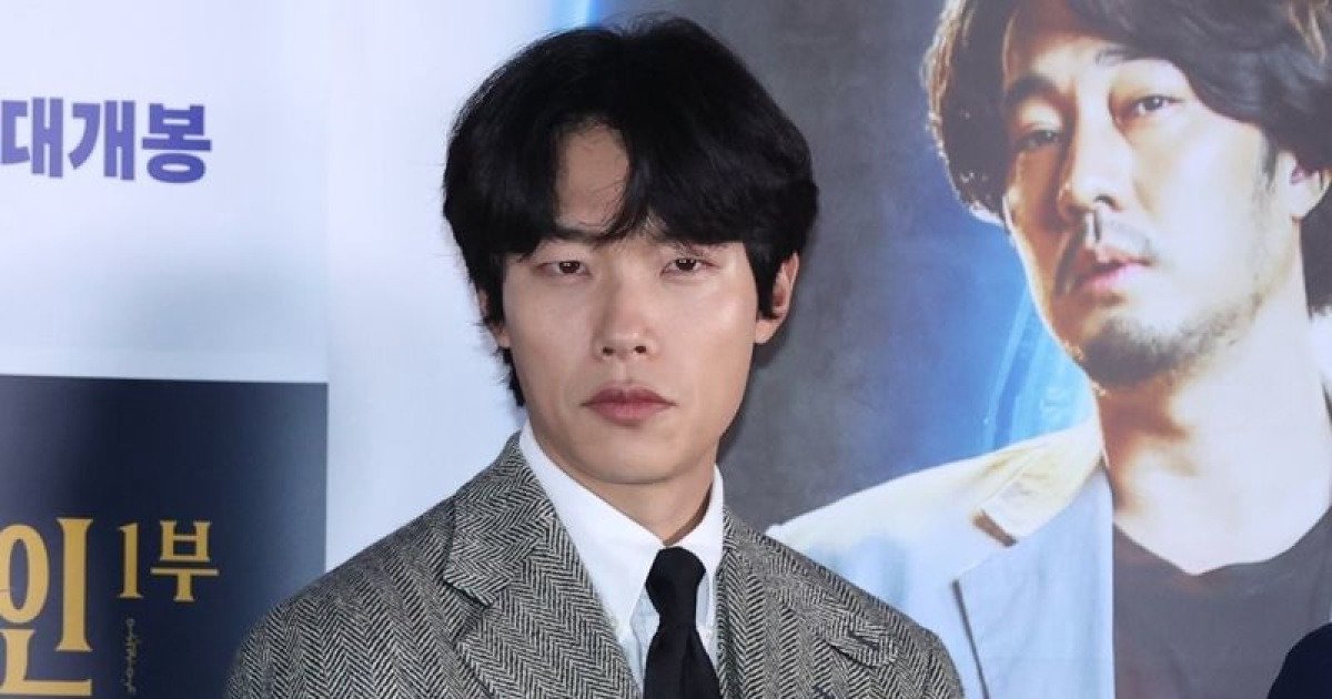 류준열 더 포스터 북 화보