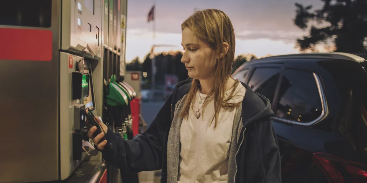 Vista aérea de las refinerías y el puerto petrolero