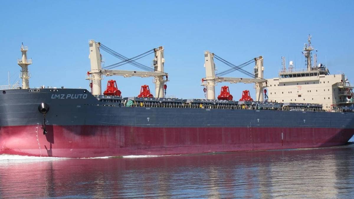 LMZ Pluto in severe weather in the Norwegian Sea