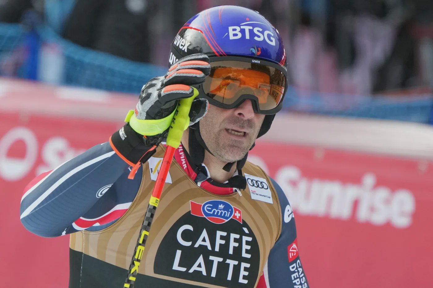 Adrien Théaux im Ziel der Wengen-Abfahrt