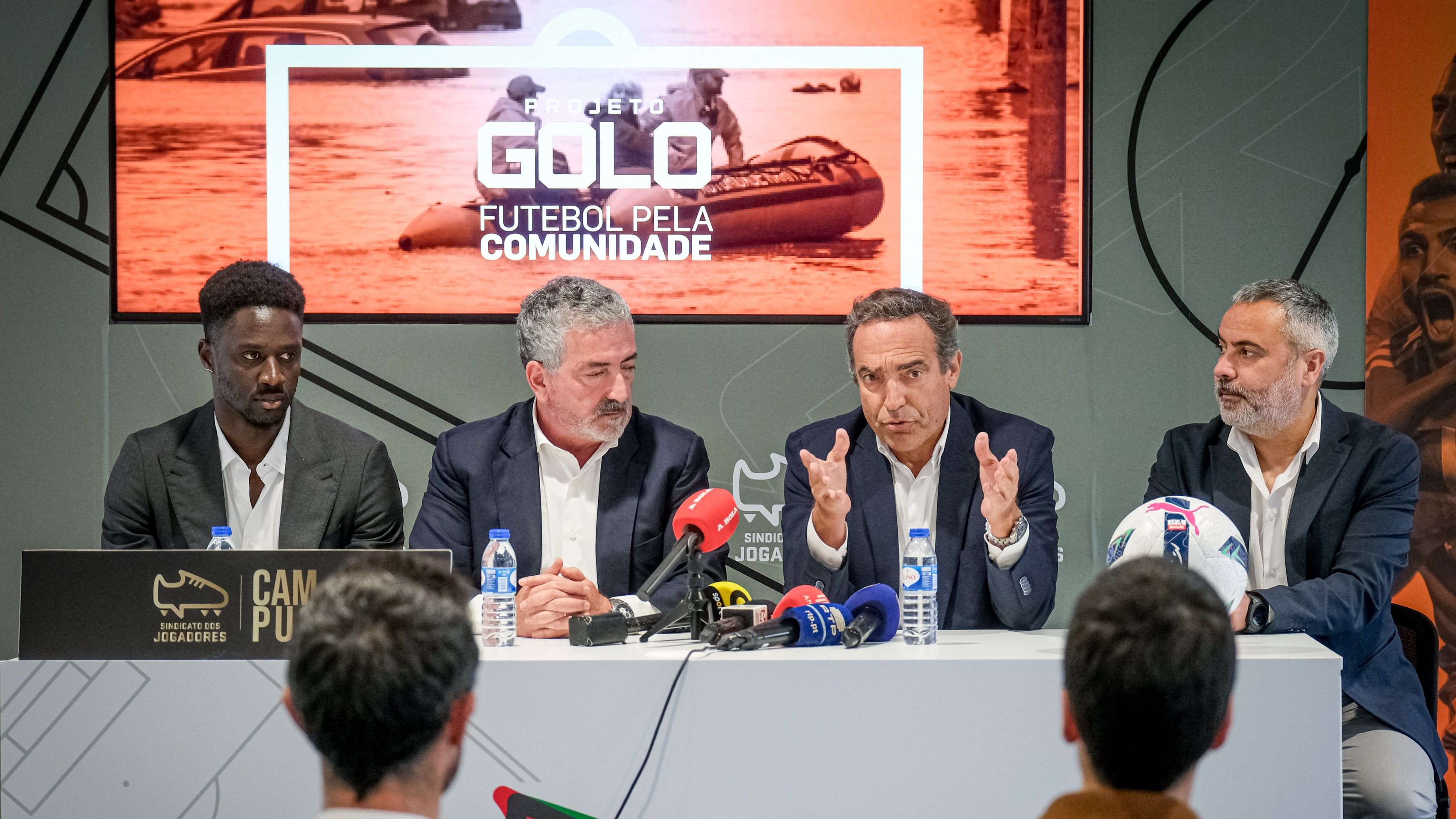 مشروع جولو: كرة القدم من أجل المجتمع