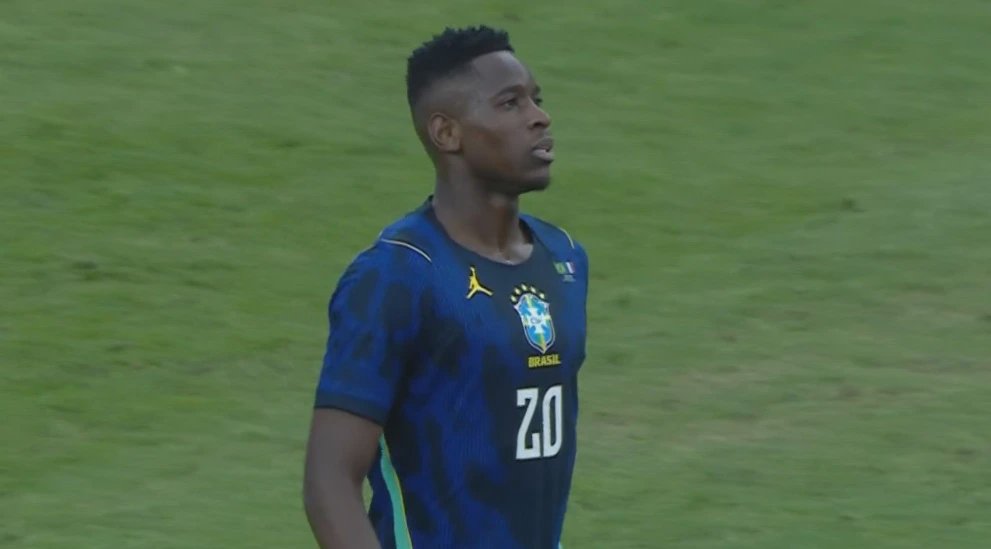 Luiz Henrique em ação pela seleção brasileira