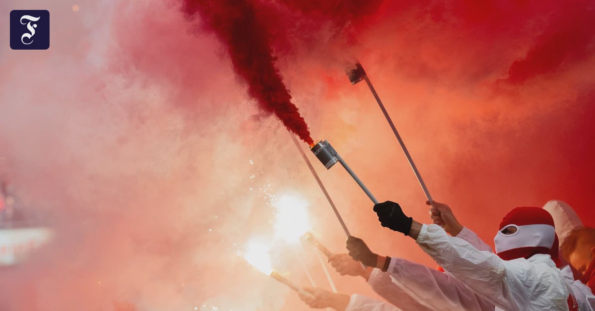 Stimmung im Rheinderby zwischen Köln und Mönchengladbach