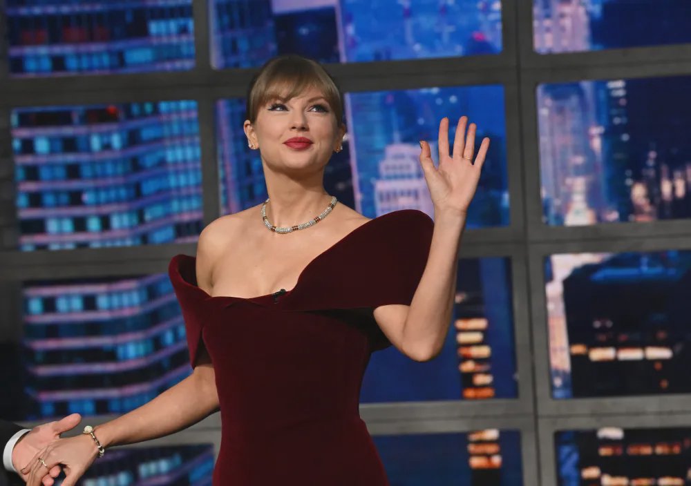 Taylor Swift 與 Travis Kelce 出席 2026 年 iHeartRadio 音樂頒獎禮