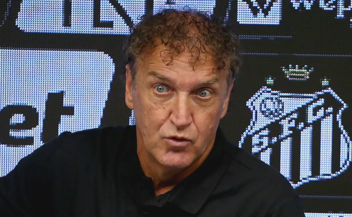 쿠카, 산토스에서 올드 스쿨 방식으로 훈련 이끌어