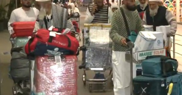 Indigo-fly på rullebanen