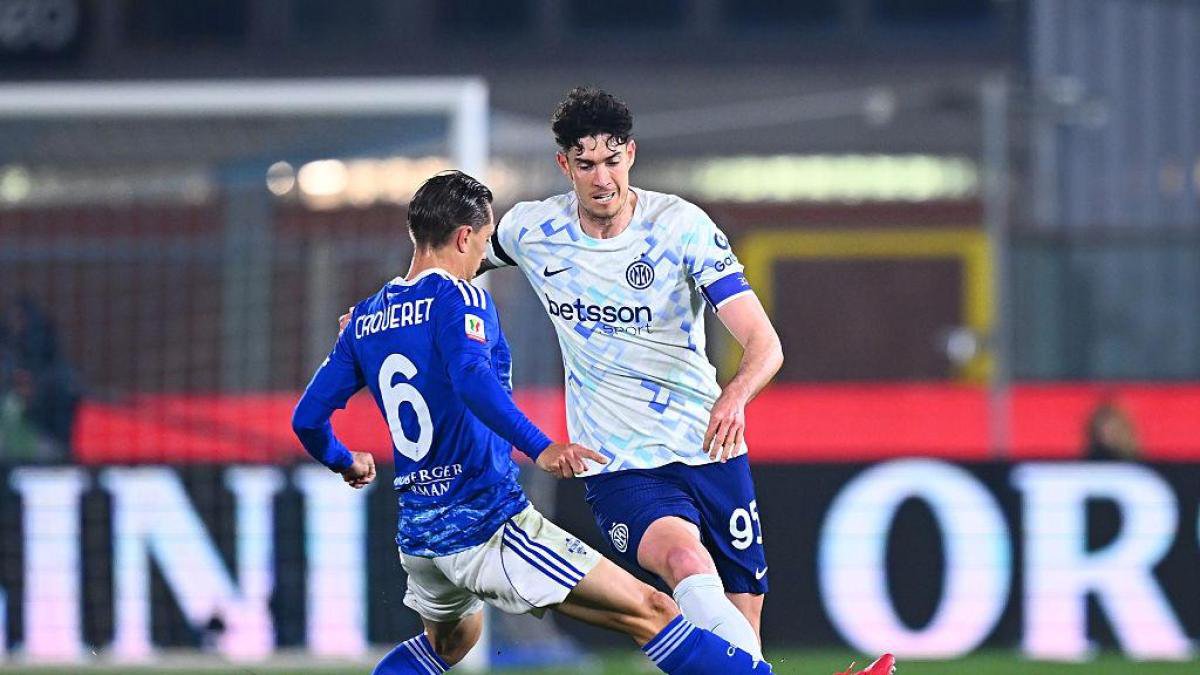 Alessandro Bastoni under Como-Inter