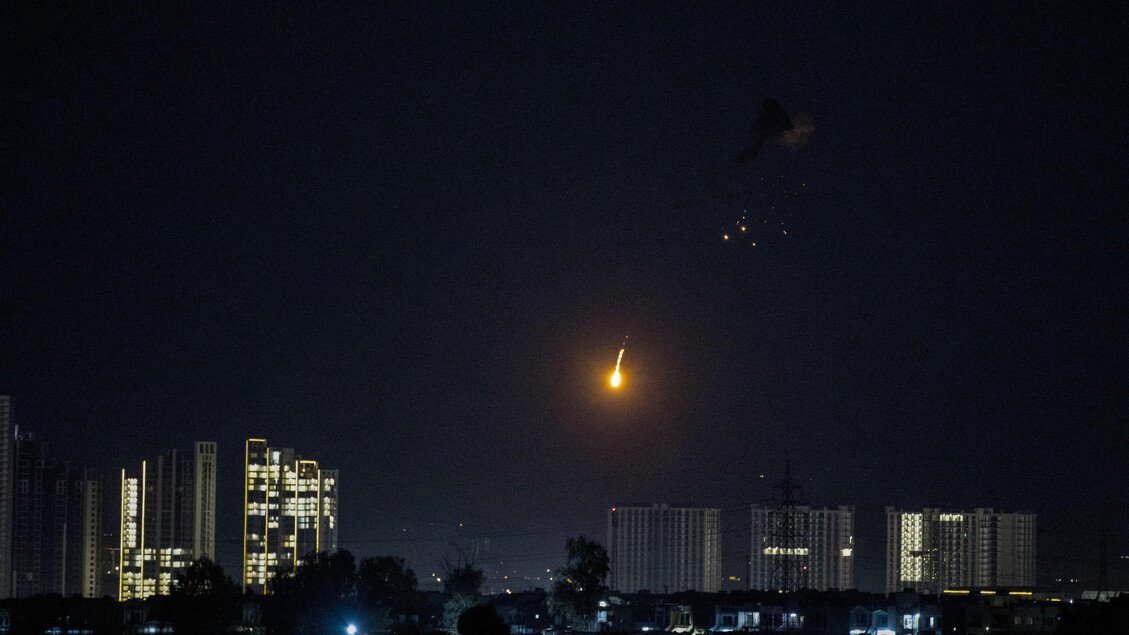 Vista noturna de Bassora