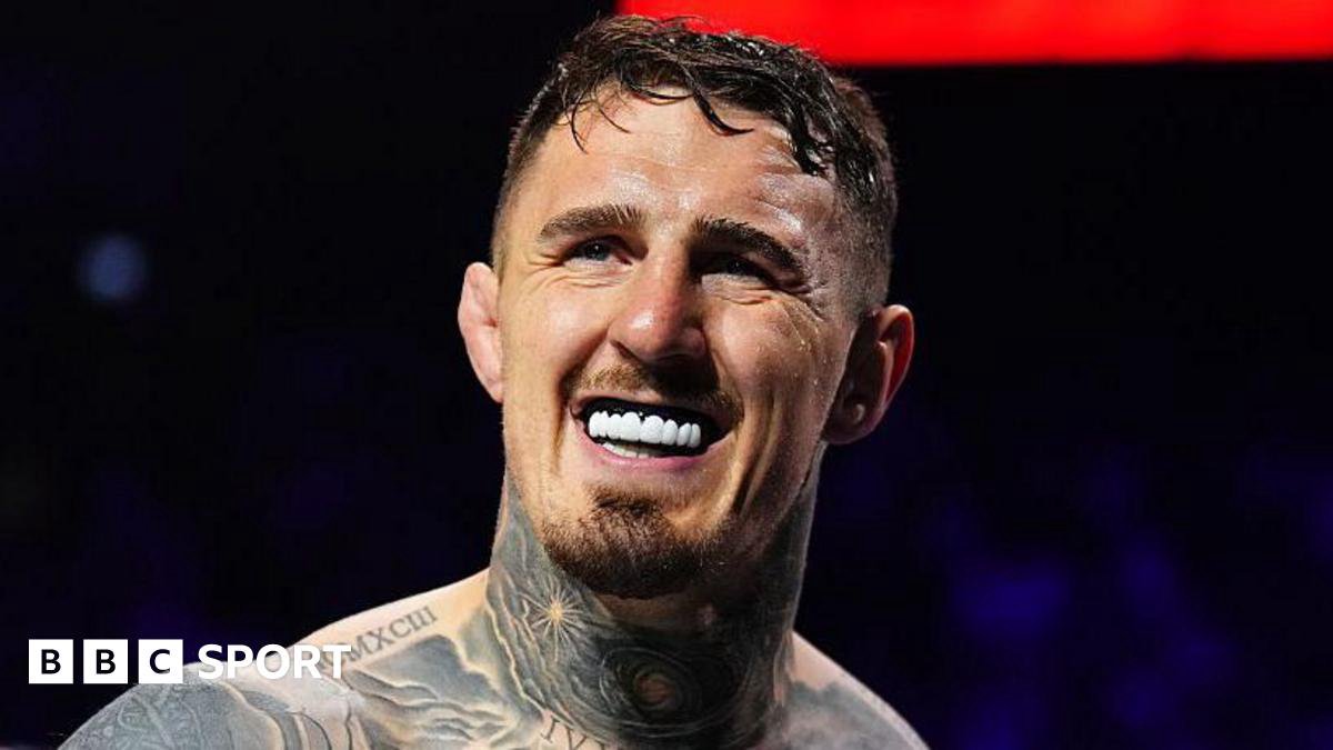 Tom Aspinall entrenando