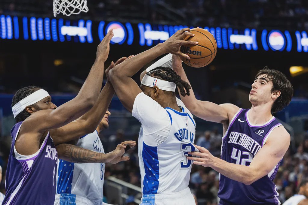 Orlando Magic vs Sacramento Kings basketball game action