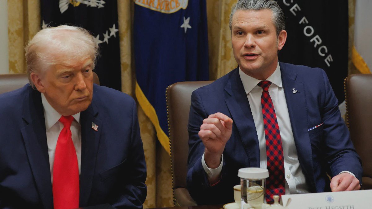El presidente de Estados Unidos, Donald Trump, y el secretario de Defensa, Pete Hegseth