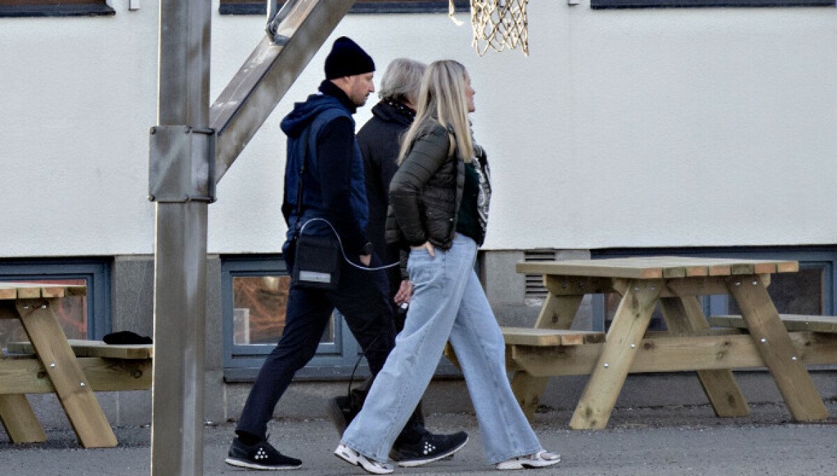 呼吸器を着用するメッテ＝マリット王太子妃