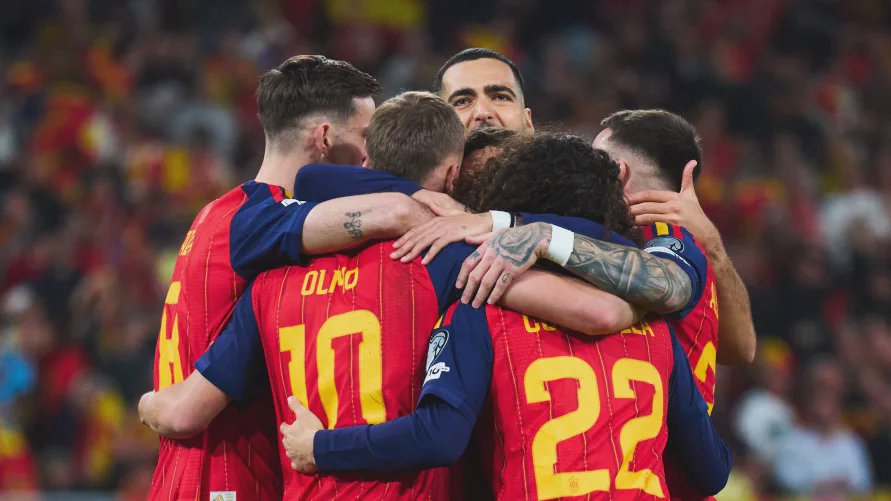 Escudo e camisa da seleção espanhola