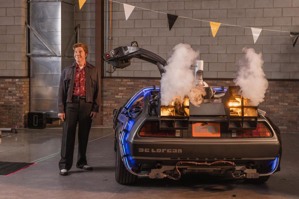 جيف دونهام مع دماه الشهيرة