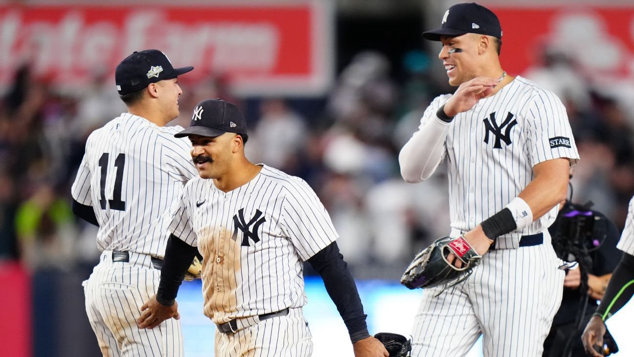 تاريك سكوبال على أرضية الملعب مع فريق ديترويت تايجرز