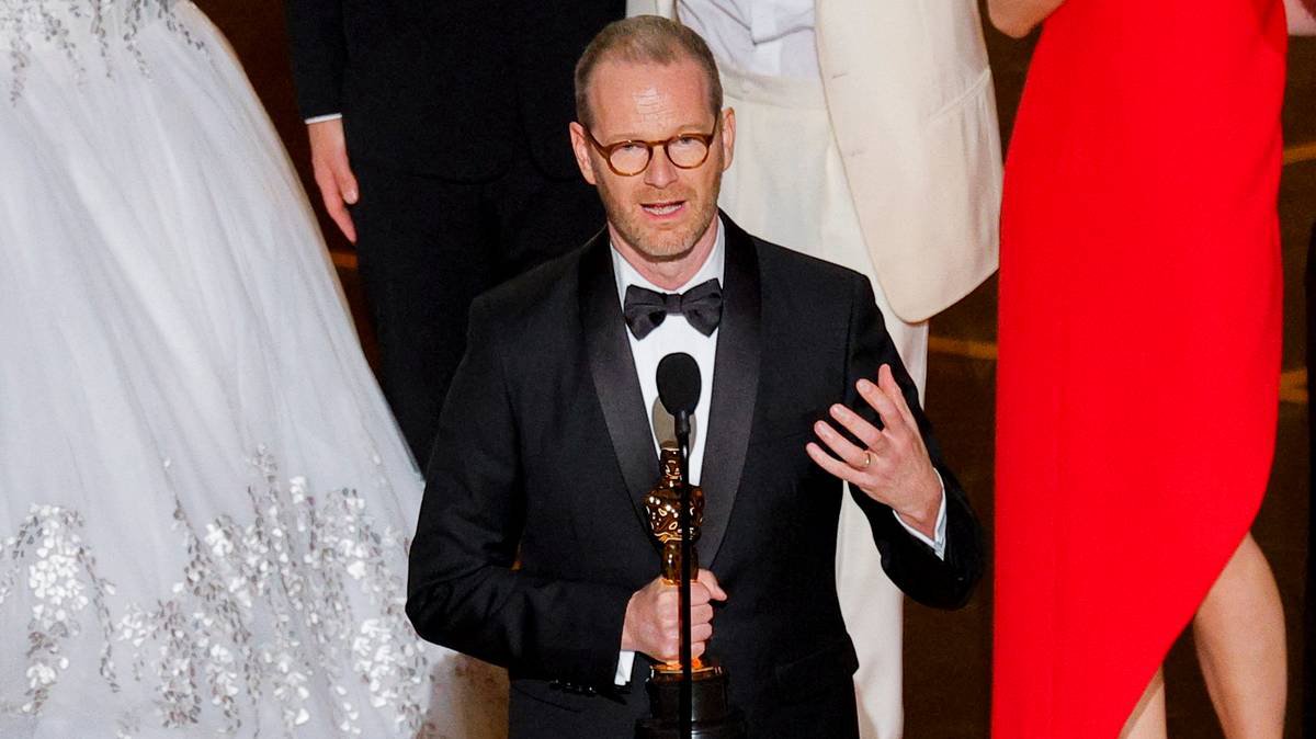 Tears of joy and cheers from the Norwegian team after the Oscar win for Sentimental Value.