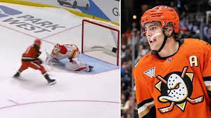 Leo Carlsson sous le maillot des Anaheim Ducks