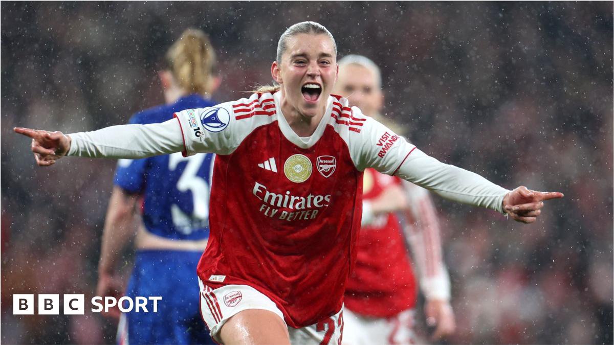 Arsenal vs Chelsea Premier League match action