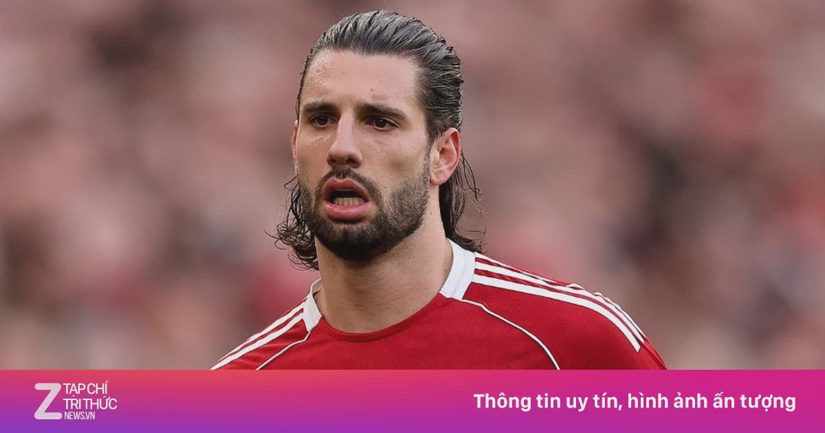 Liverpool-spillere jubler etter scoring på Anfield