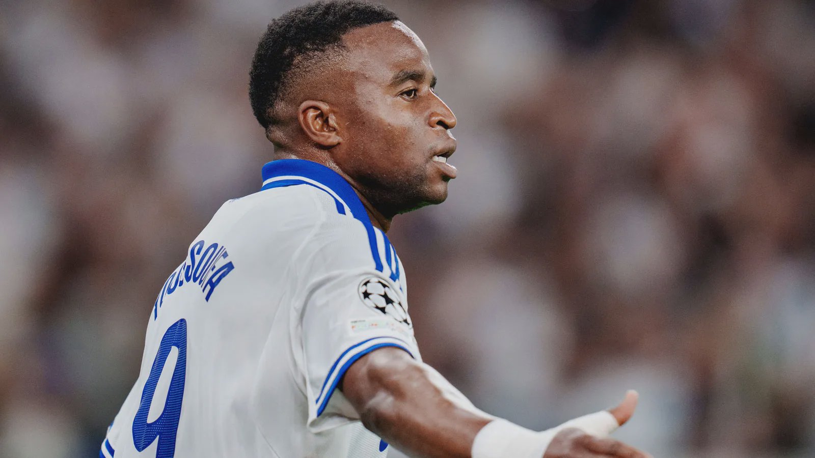 بو سفينسون على الخط الفني