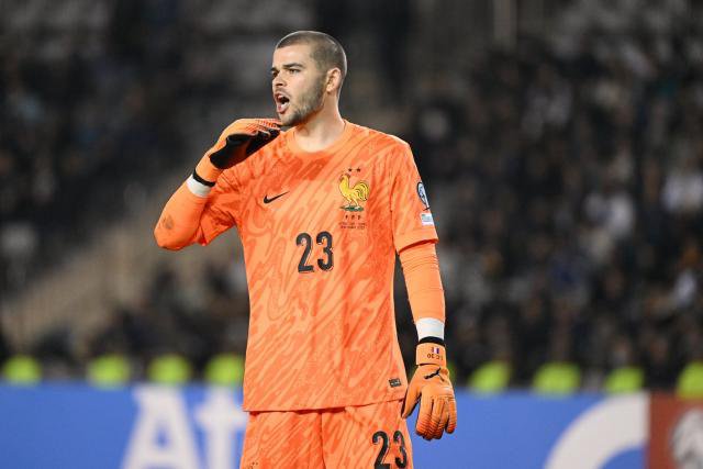 Lucas Chevalier, gardien du LOSC, au cœur des débats pour la liste de Deschamps