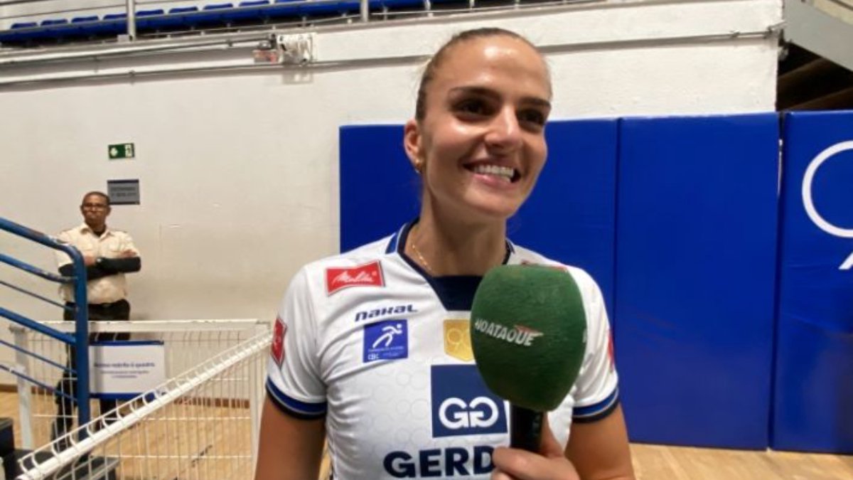 Hilary Johnson in action for Minas Tênis Clube in the Superliga