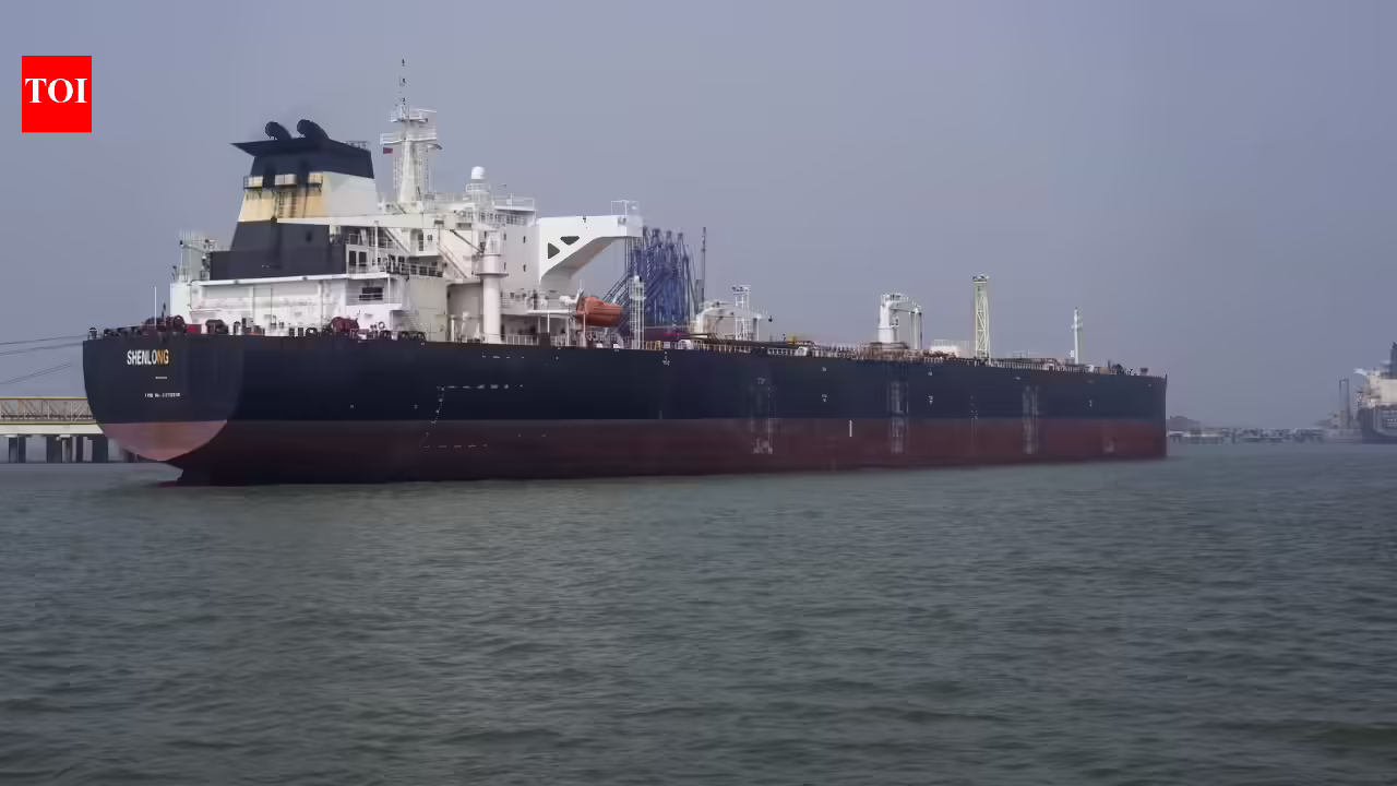 Venäläinen öljytankkeri matkalla Intiaan