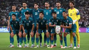 Henk ten Cate during a training session with the Surinamese national team