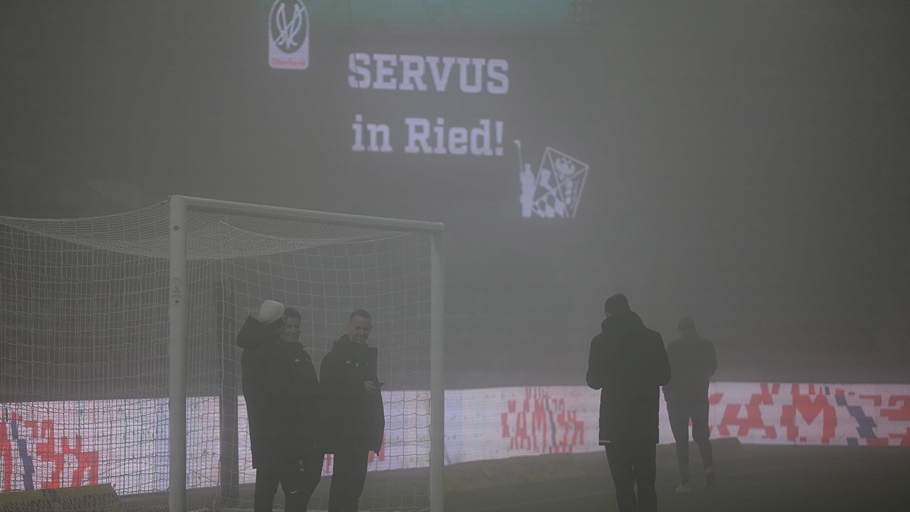 Lukas Neumayer in action