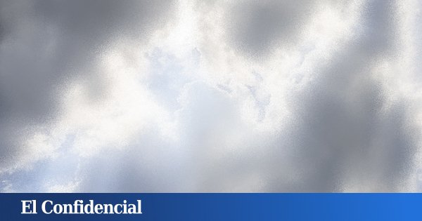 Bewolkte lucht aan de kust van Málaga
