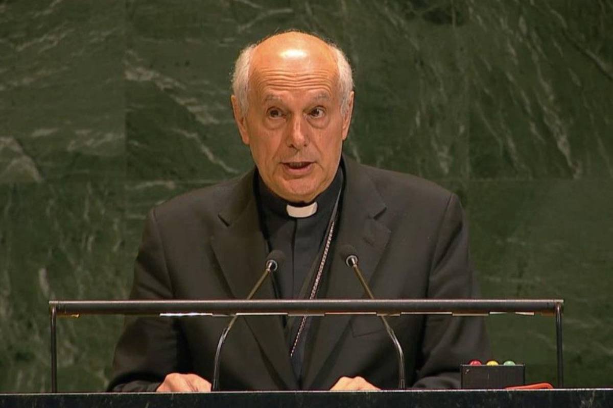 El arzobispo Gabriele Caccia