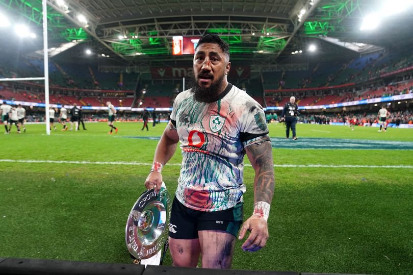 Bundee Aki i aksjon for Irland