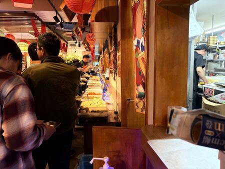 A look inside a popular Gachi-Chinese spot