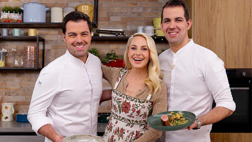 Silvia Schneider with Martin and Stefan Görg in the Silvia kocht kitchen