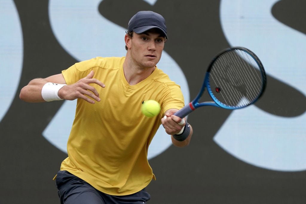 Jack Draper in action on the hard court