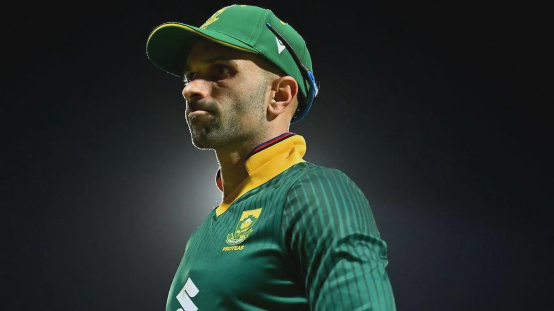 Keshav Maharaj feirer sin 50. T20I-kamp