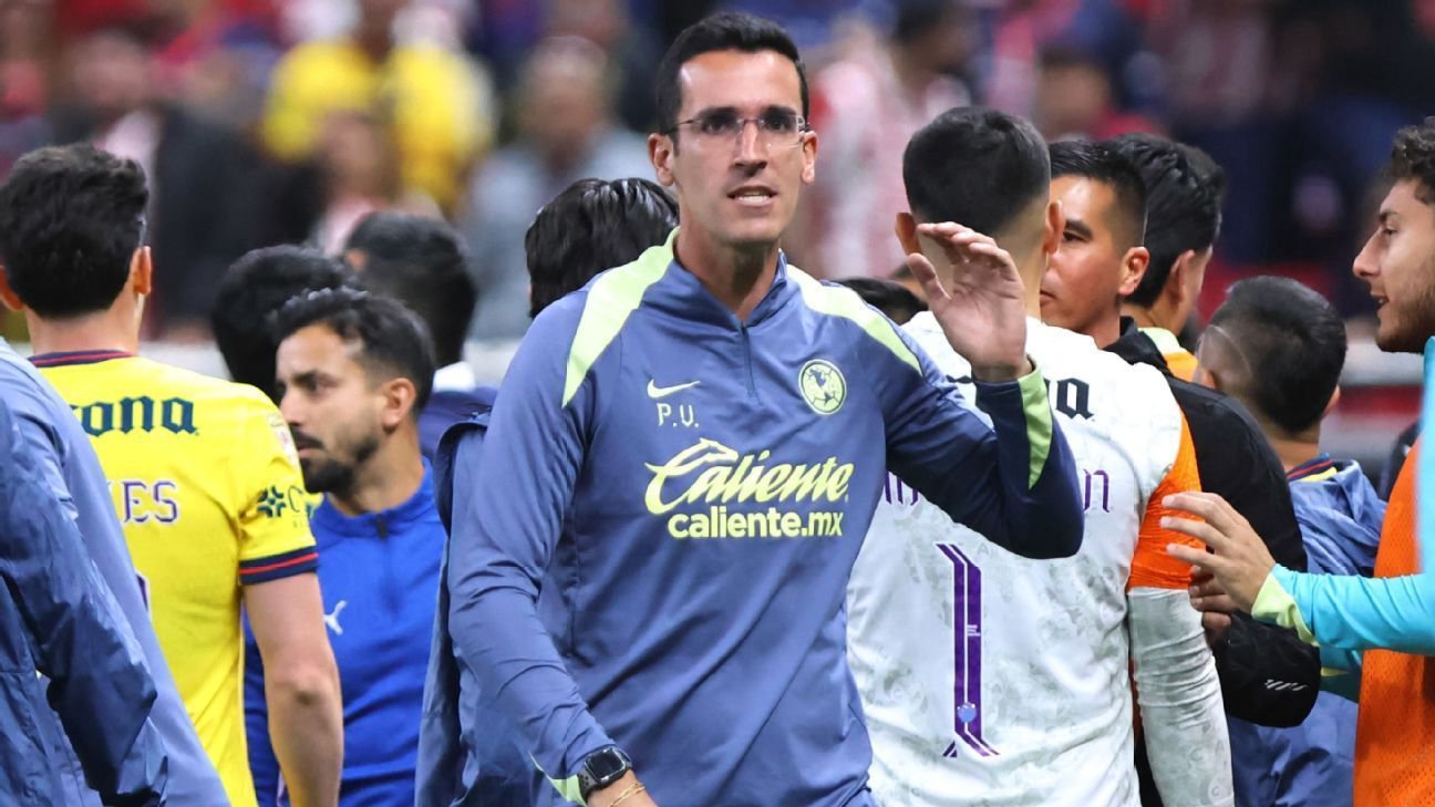 André Jardine and Paulo Victor with Club América