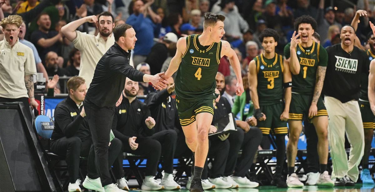 Gavin Doty basketball action shot