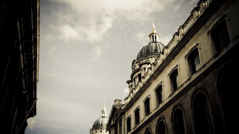 Cielos despejados sobre Córdoba con campos de olivos