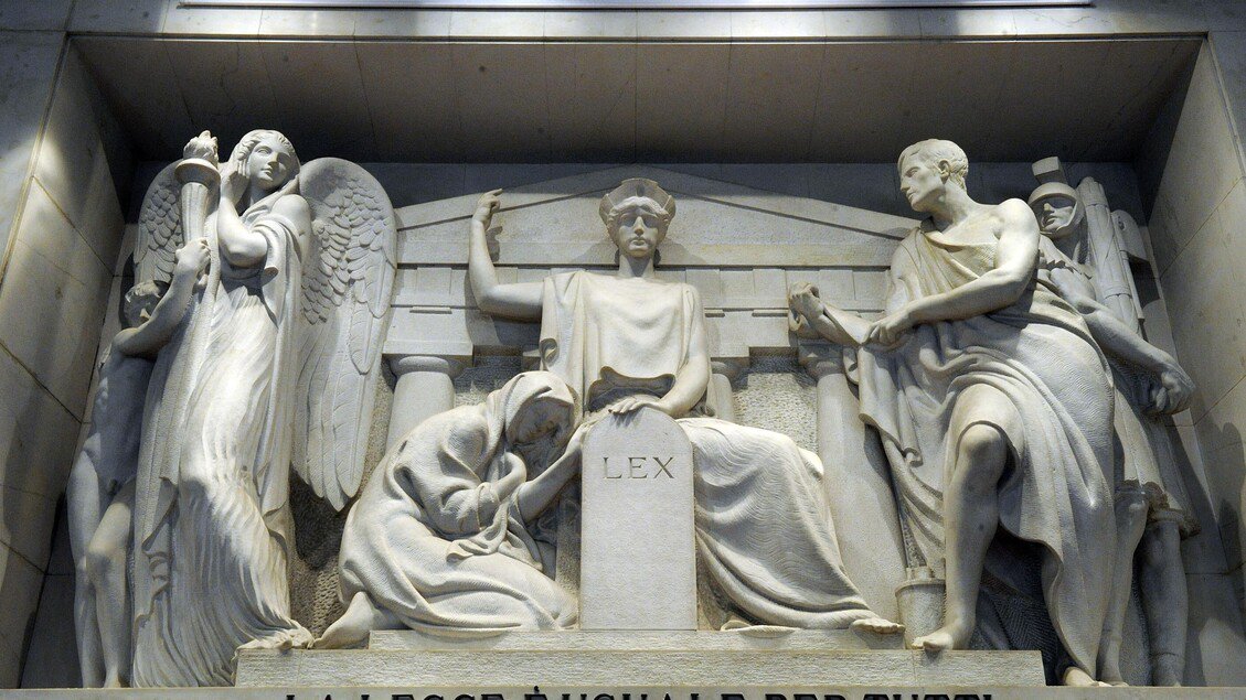 الفصل والعمل