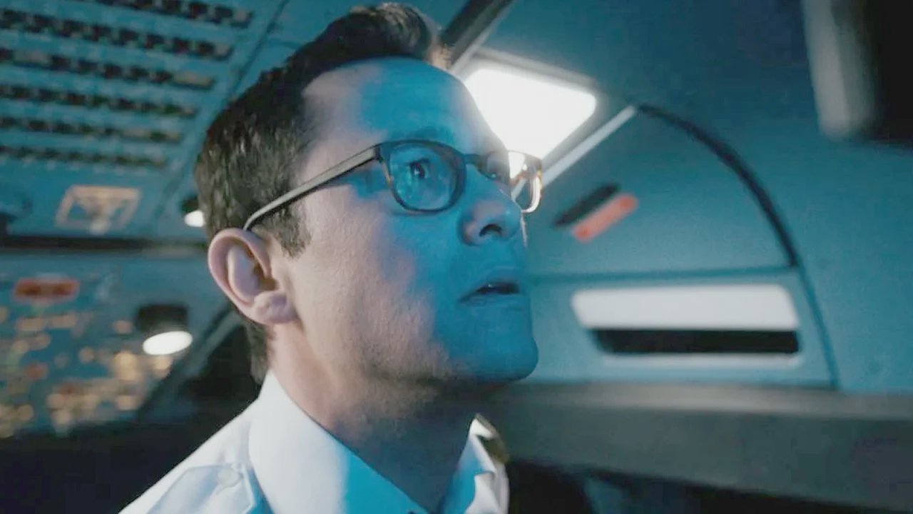 Fernsehabend mit Popcorn und Couch